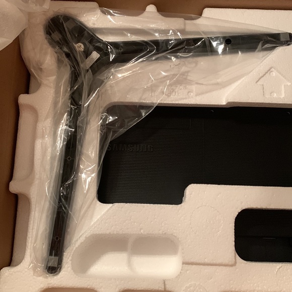 Samsung T35F 24” 75Hz FreeSync Monitor - Picture 6 of 9